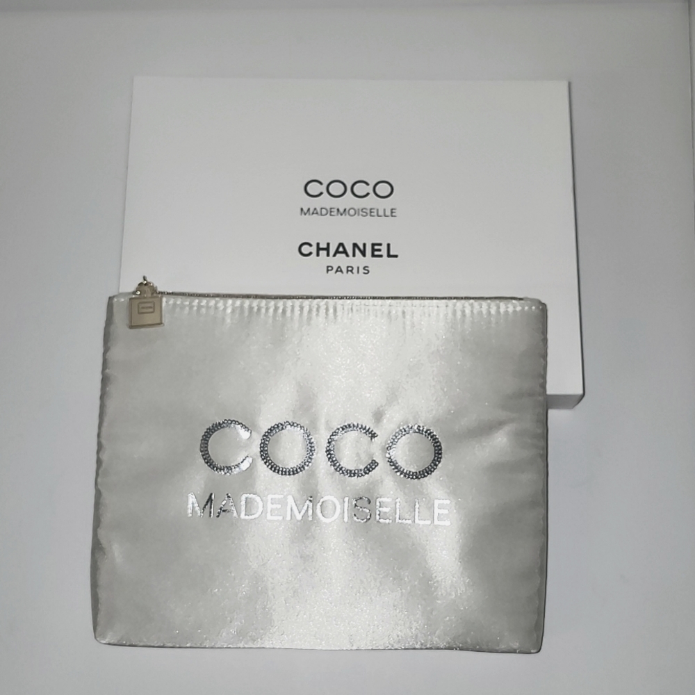 Chanel pouch